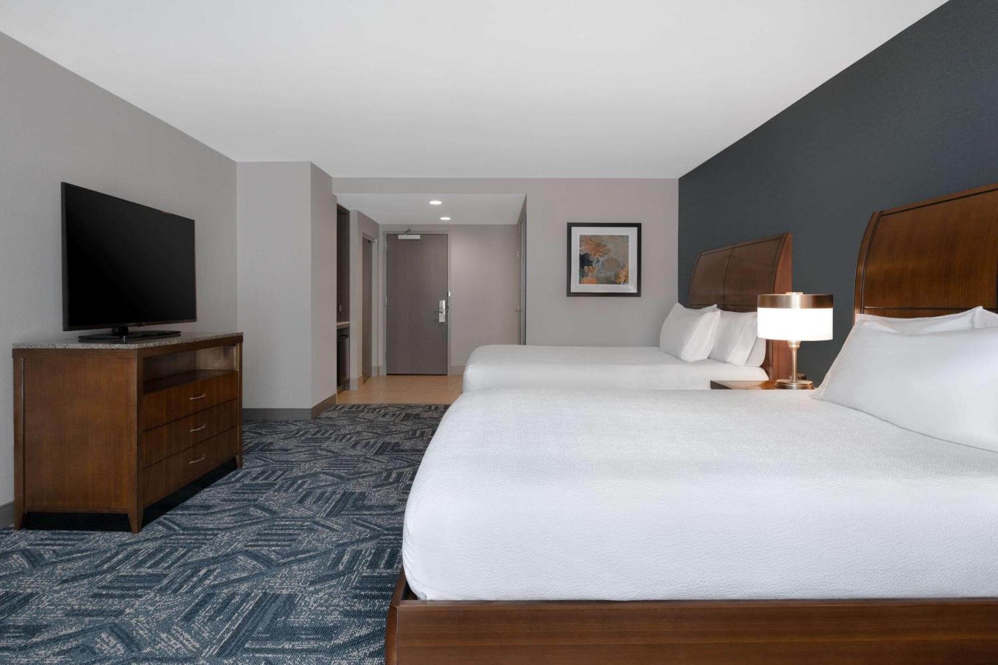 Hilton Garden Inn Burlington Downtown Exterior photo