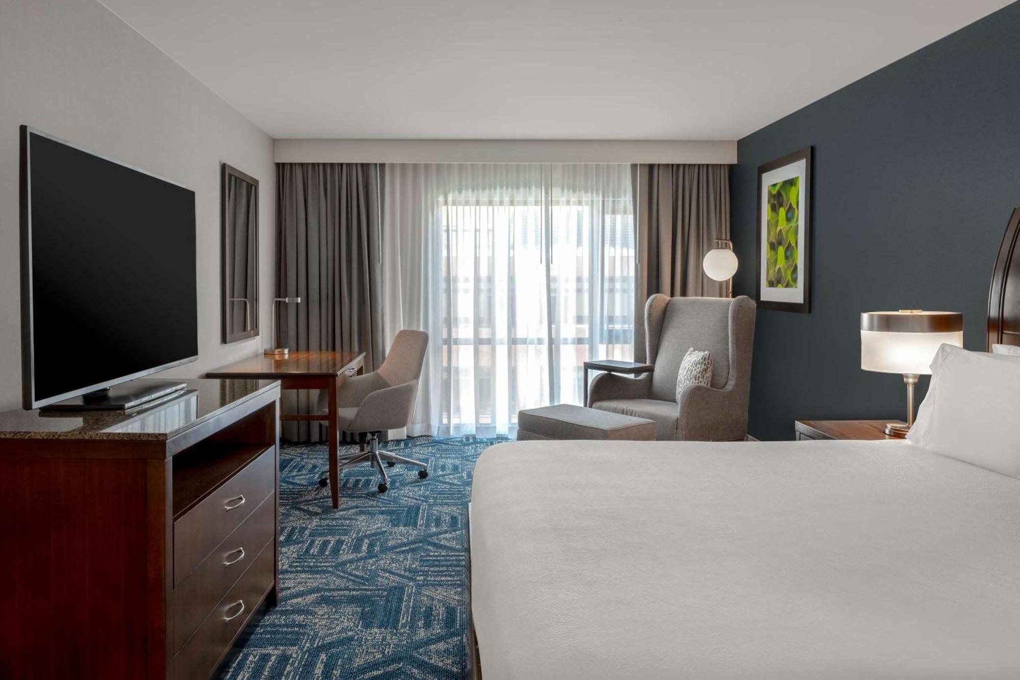 Hilton Garden Inn Burlington Downtown Exterior photo